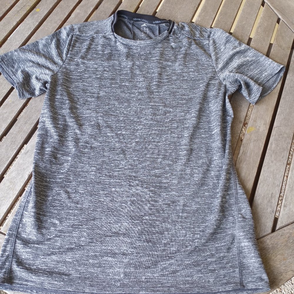 men's running shirt